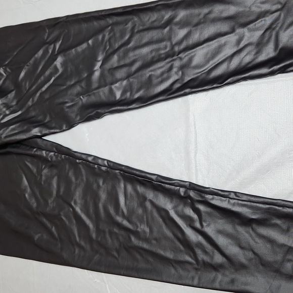 SWS The Essential Luxe Legging - Picture 4 of 9